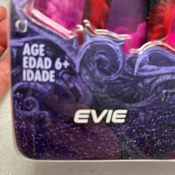 Disney Descendants 3 EVIE DOLL NEW SEALED 12” Disney - Picture 4 of 11